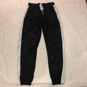 Windbreaker jogger pants